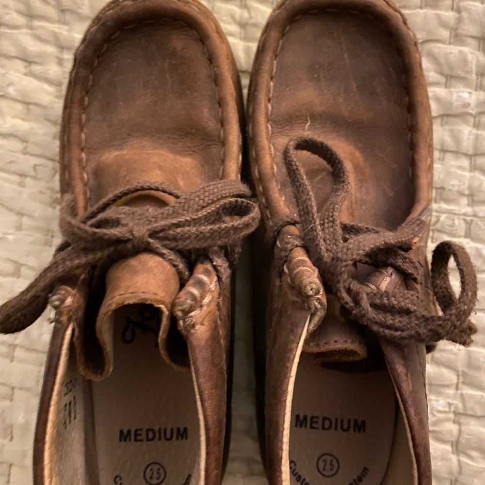 Footmate Size 2.5 boys boots.